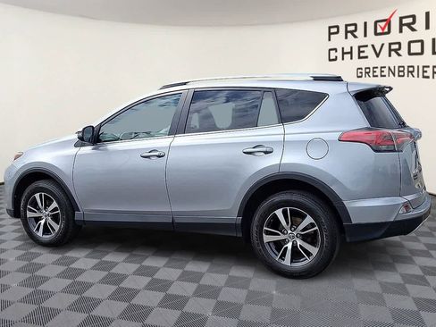 Used 2018 Toyota RAV4 XLE AWD/4WD image 6