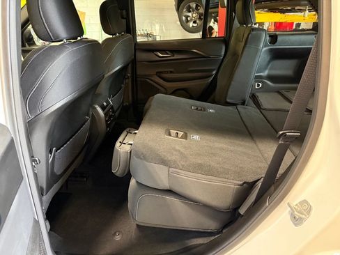 Certified 2025 Jeep Grand Cherokee Laredo X w/ Luxury Tech Group I AWD/4WD image 27
