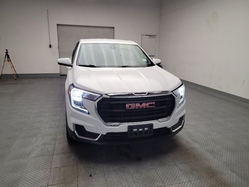 Used 2024 GMC Terrain SLE w/ Fleet Convenience Package FWD image 14