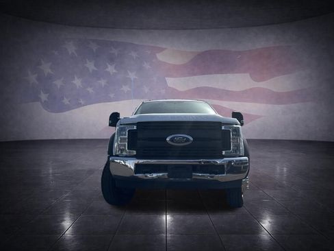 Used 2019 Ford F550 2WD Crew Cab Super Duty image 8