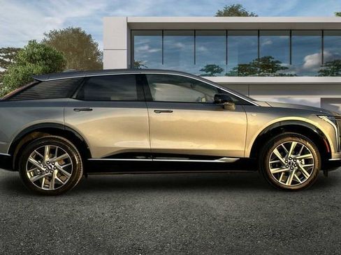New 2026 Cadillac Optiq Luxury 1 image 3