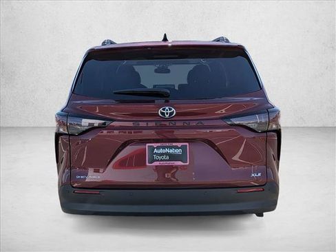 New 2026 Toyota Sienna XLE image 8
