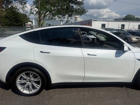 Used 2020 Tesla Model Y Long Range AWD/4WD image 3