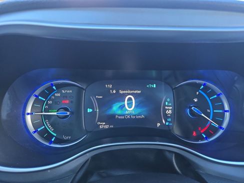 Used 2019 Chrysler Pacifica Limited w/ Advanced Safetytec Group image 23