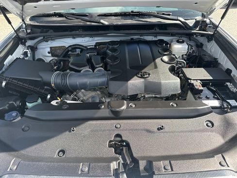 Used 2024 Toyota 4Runner TRD Off-Road Premium image 33