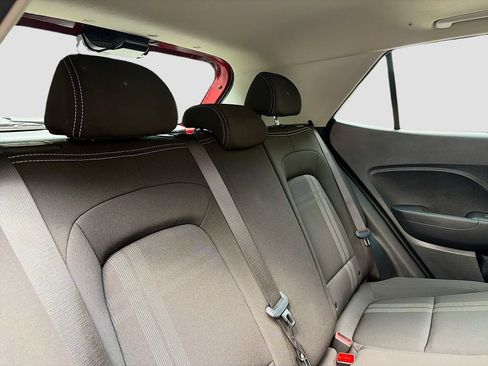 Used 2024 Hyundai Venue SEL FWD image 27