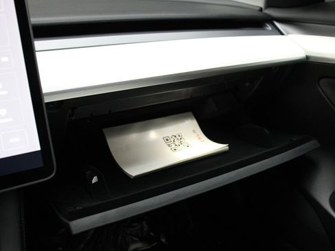 Used 2022 Tesla Model 3 image 28