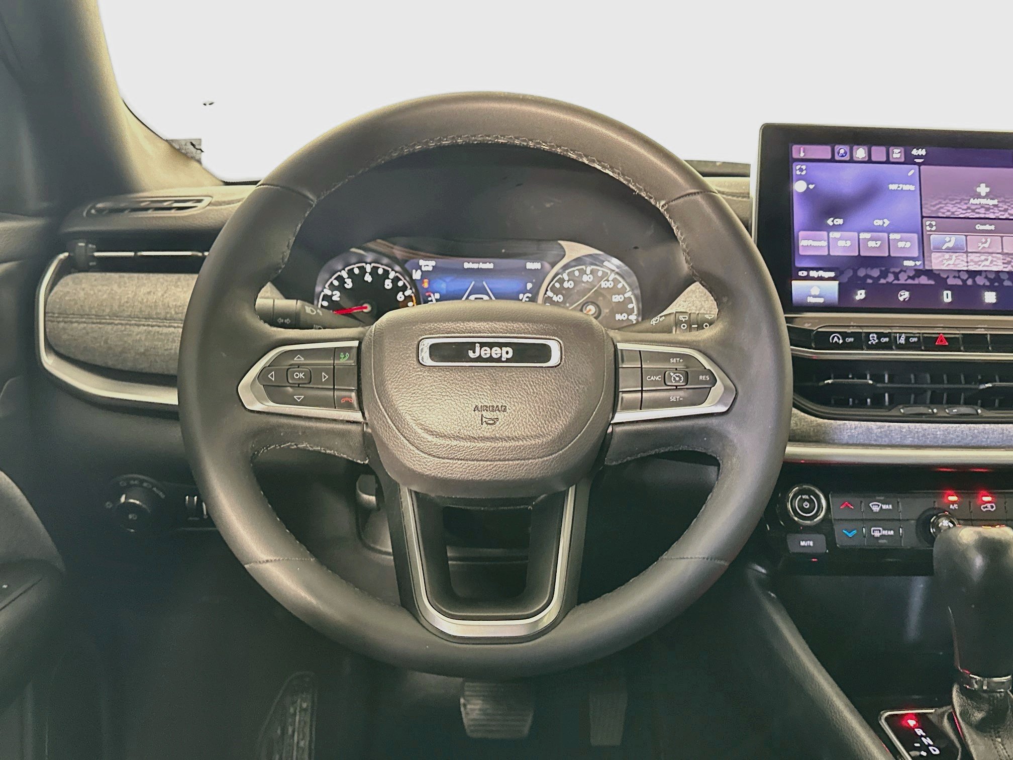 Used 2023 Jeep Compass Latitude AWD/4WD image 18