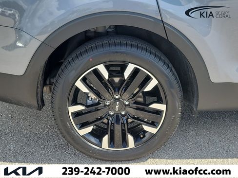 Certified 2024 Kia Telluride SX FWD image 9