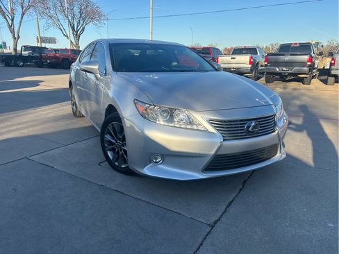 Used 2014 Lexus ES 300h image 4