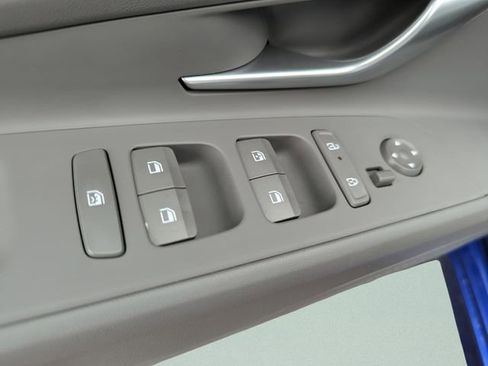 Used 2024 Hyundai Elantra SEL image 27