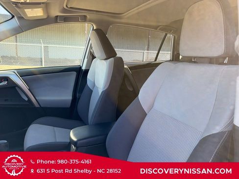 Used 2015 Toyota RAV4 XLE image 14