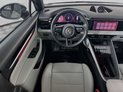 Certified 2025 Porsche Macan 4S Electric AWD/4WD image 24