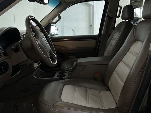 Used 2004 Ford Explorer Eddie Bauer image 14
