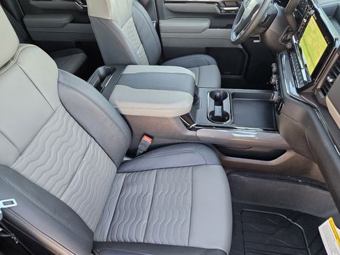 New 2026 Chevrolet Silverado 2500 ZR2 image 18