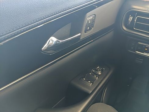 Certified 2022 Lincoln Nautilus Reserve image 26