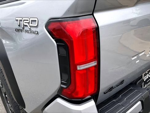 Used 2025 Toyota Tacoma TRD Off-Road AWD/4WD image 29