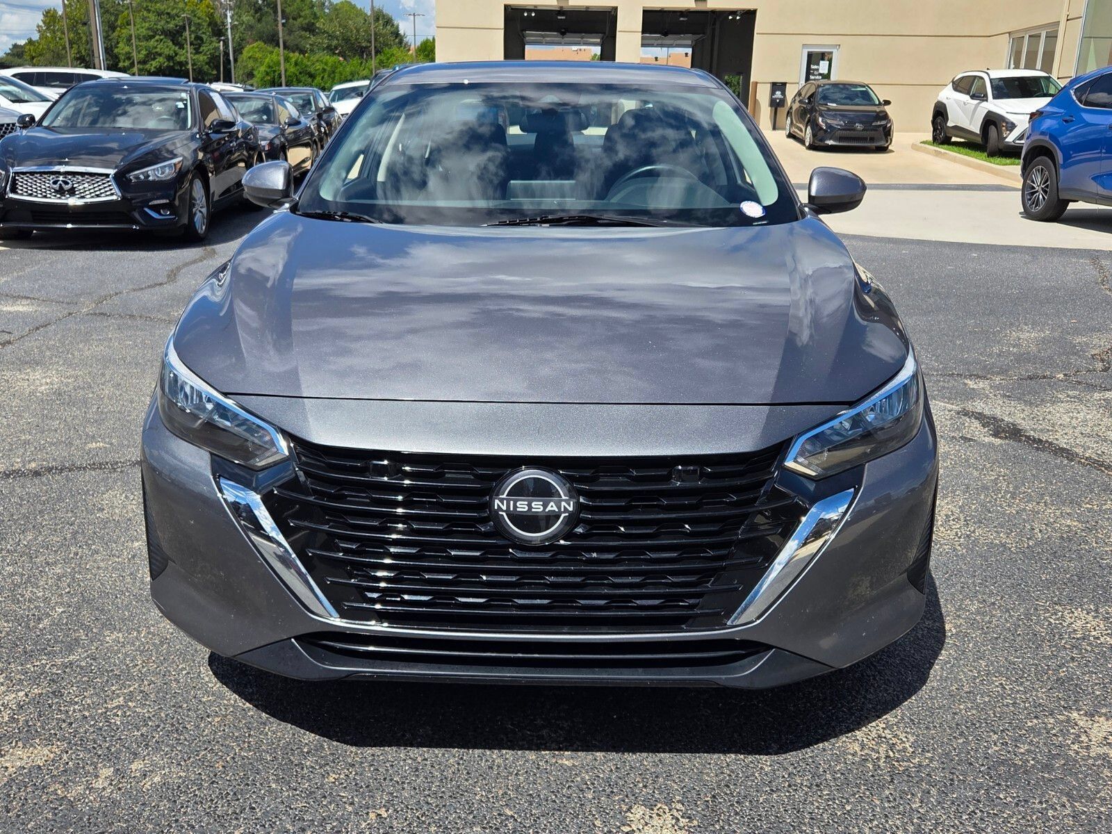 Used 2024 Nissan Sentra SV FWD image 2