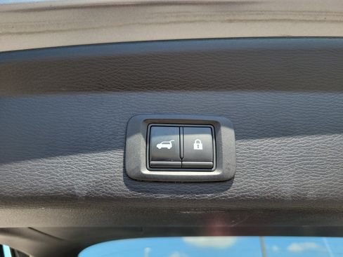 Used 2022 Mitsubishi Outlander SE AWD/4WD image 16