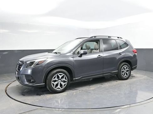 Used 2023 Subaru Forester Premium AWD/4WD image 7