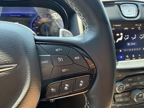 Used 2023 Chrysler 300 C RWD image 18