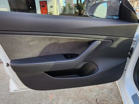 Used 2018 Tesla Model 3 Long Range image 12