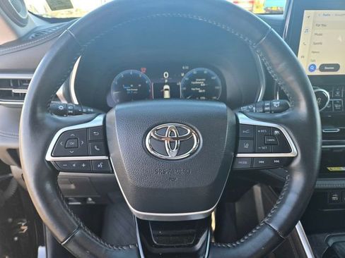Used 2023 Toyota Highlander Platinum image 23