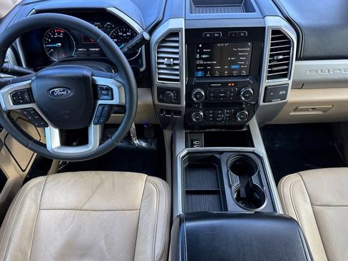 Used 2017 Ford F250 Lariat w/ Chrome Package image 27