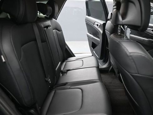 Used 2024 Kia Sportage EX image 25