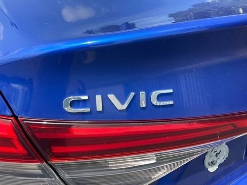 Used 2022 Honda Civic Touring image 13