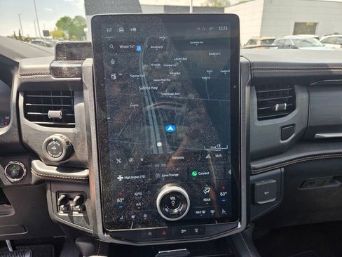 Used 2023 Ford Expedition Platinum AWD/4WD image 19