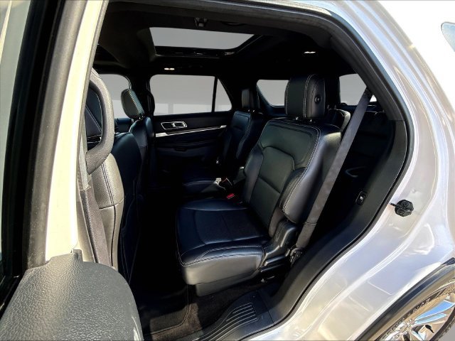 Used 2018 Ford Explorer Limited w/ Equipment Group 301A AWD/4WD image 24