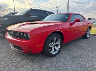 Used 2018 Dodge Challenger SXT video 1