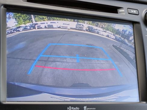 Used 2015 Toyota Highlander XLE image 27