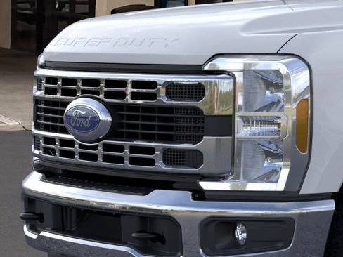 New 2026 Ford F250 XLT w/ FX4 Off-Road Package AWD/4WD image 39