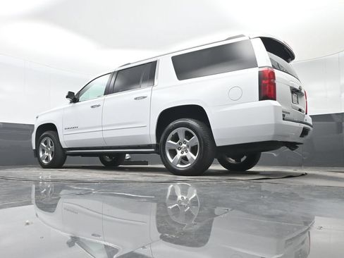 Used 2018 Chevrolet Suburban Premier RWD image 28