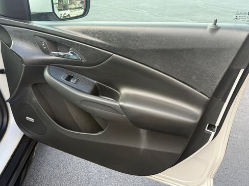 Used 2017 Chevrolet Volt Premier w/ Driver Confidence II Package image 13