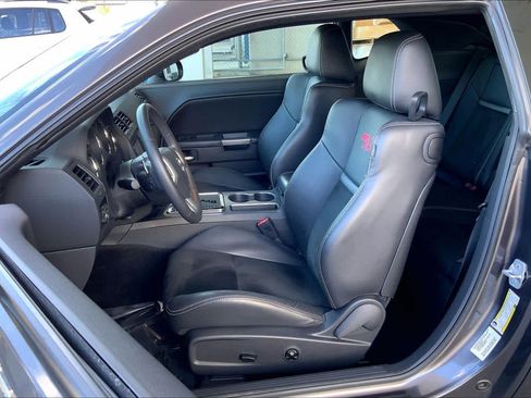 Used 2014 Dodge Challenger R/T image 8