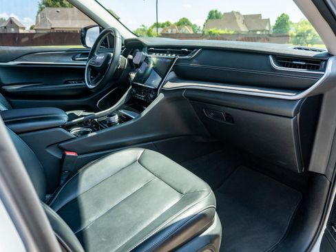 Used 2021 Jeep Grand Cherokee L Limited RWD image 18