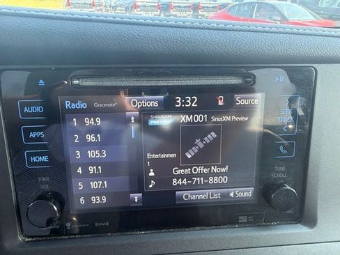Used 2017 Toyota Sienna XLE Premium FWD image 21