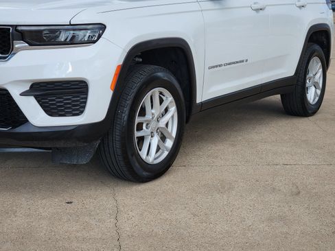 Used 2024 Jeep Grand Cherokee Laredo X w/ Luxury Tech Group I AWD/4WD image 12