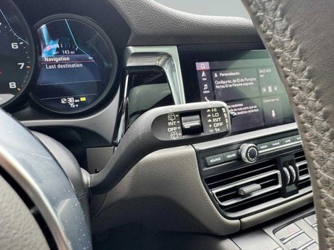 Used 2019 Porsche Macan image 25