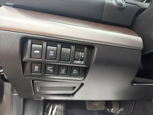 Used 2017 Subaru Legacy 2.5i Limited AWD/4WD image 18