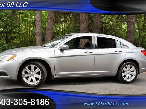 Used 2013 Chrysler 200 LX FWD image 4