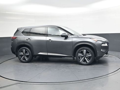 Used 2023 Nissan Rogue Platinum w/ Platinum Premium Package image 3