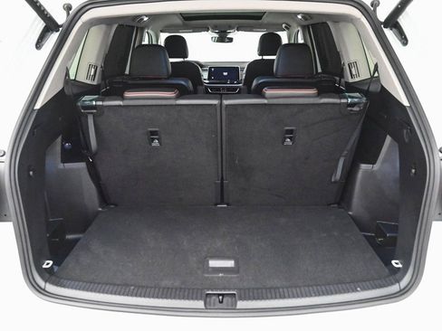 Used 2025 Volkswagen Atlas Peak Edition SE AWD/4WD image 43