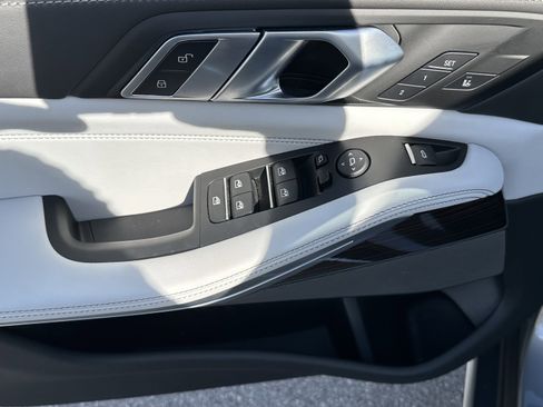 Used 2026 BMW X5 xDrive40i image 17