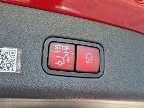 New 2026 Mercedes-Benz GLC 300 image 9