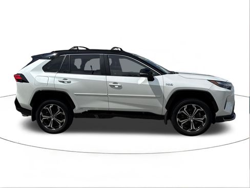 Used 2024 Toyota RAV4 XSE AWD/4WD image 2