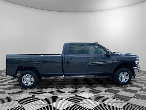 New 2025 RAM 2500 Tradesman AWD/4WD image 4